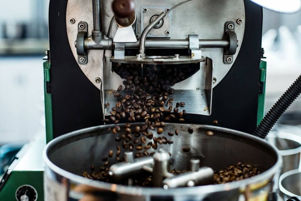 Kávovar mletí kávových zrn